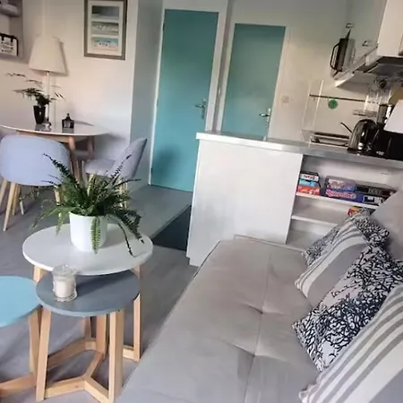 Près De La Rivière Govel Camping