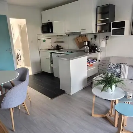 Près De La Rivière Govel Camping