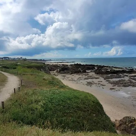 Près De La Rivière Govel Camping *